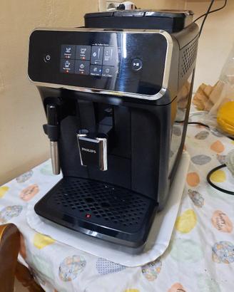 Macchina da caffè "Philips serie E 2200"