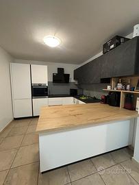 Casa Indipendente con cortile e posto auto