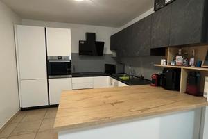 Casa Indipendente con cortile e posto auto