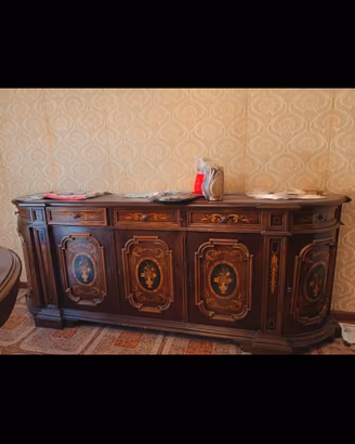 Splendida credenza/servante classico intarsiata