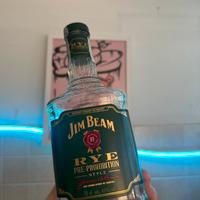 Bottiglia vuota jim beam rye