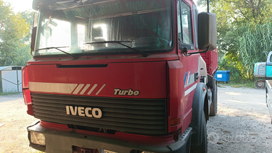 Autocarro Iveco 190-30