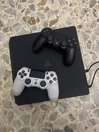 PS4 originale + 2 controller: inizializzata