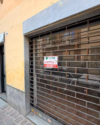 NEGOZIO A BRA