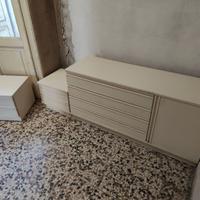 comò cassettiera più 2 comodini coordinati