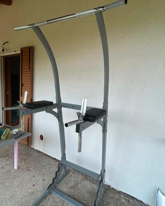 Power Tower per allenamento a corpo libero