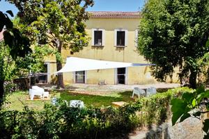 7km dal mare In collina