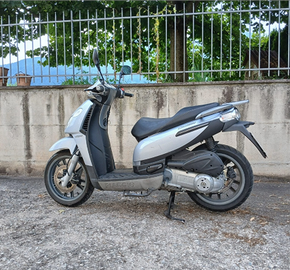 Piaggio Carnaby 200es