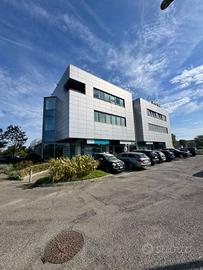 Attività / Licenza di 90 m² con 1 locale a Zola Pr