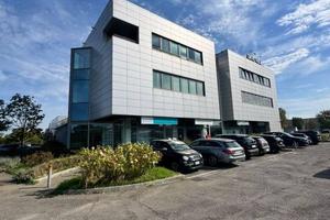 Attività / Licenza di 90 m² con 1 locale a Zola Pr