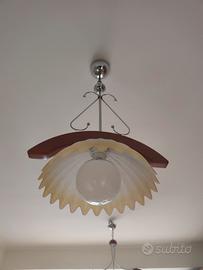 Lampadario in legno