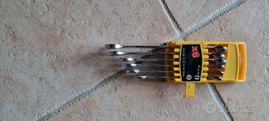 Set  6 chiavi combinate  stanley 