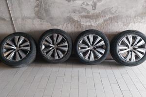 4 pneumatici R17