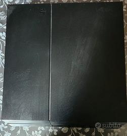 Playstation 4 500gb + 2 joystick originali 