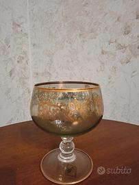Calice in vetro decorato.