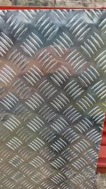 Pannello alluminio mandorlato