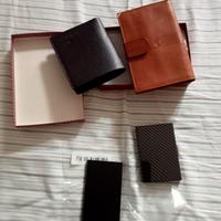 portafoglio e portacarte di credito 