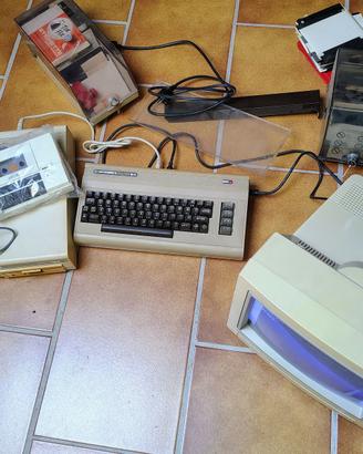 commodore 64+monitor funzionante+floppy+l.cassette
