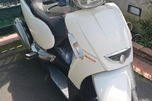 Aprilia Scarabeo 300 - 2010
