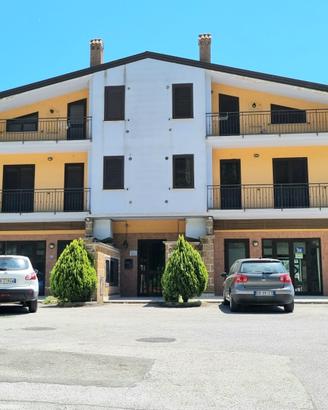 Bilocale con terrazzo e box auto