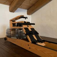 Vogatore ad acqua Waterrower in legno di quercia
