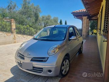 Auto nissan micra