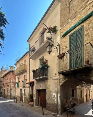 Casa indipendente di 76 m² con più di 5 locali e b