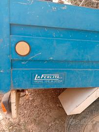 carrello con documenti 