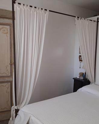 Letto a baldacchino