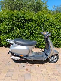 Vespa 50 anno 2000