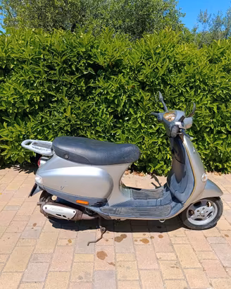 Vespa 50 anno 2000