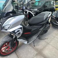 Aprilia SR GT 125 del 2023 USATO