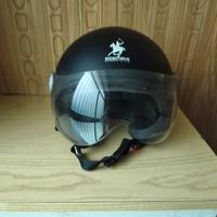 Casco marca Rodeo Drive