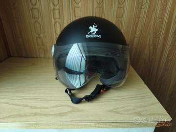 Casco marca Rodeo Drive