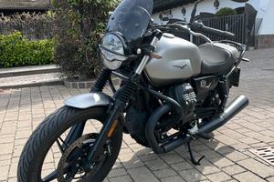 Moto Guzzi V7 Stone 850