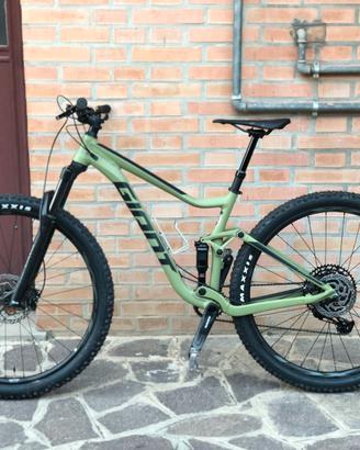 Giant Stance 1 2020