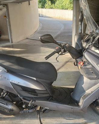 Kymco Dink 200