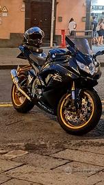 Suzuki gsxr k9 600