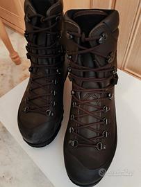 Scarponi montagna ramponabili Vibram mod Esercito