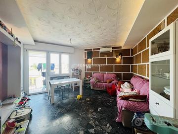 QUADRILOCALE ULTIMO PIANO CON ASCESNORE