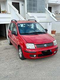 Fiat Panda anno 2005 colore rosso
