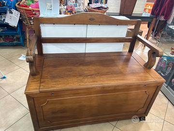 Cassapanca con fondo interno