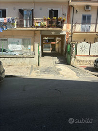 Locale commerciale buono stato centro paese