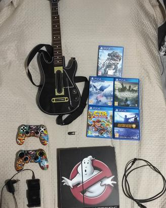 Play station 4 con accessori.