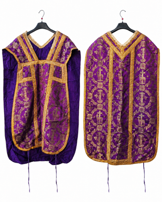 Casula liturgica viola con decorazioni dorate