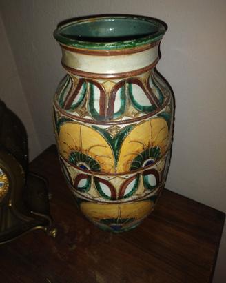 vaso in ceramica di Faenza 