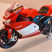 Ducati Desmosedici 1/12