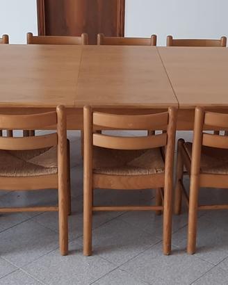 Tavolo in pregiato legno di Olmo allungabile.