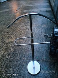 2 servi muti moderni