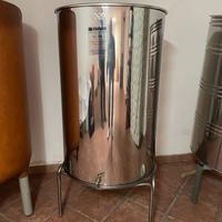 Contenitori olio e per vino